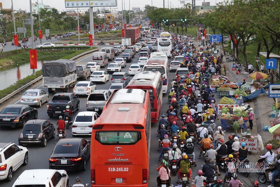 Loạt dự án giao thông trọng điểm 'treo' hàng thập kỷ ở TP.HCM sẽ sớm hồi sinh?