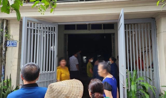 Con trai phóng hỏa đốt nhà làm mẹ chết cháy, dùng dao tự sát