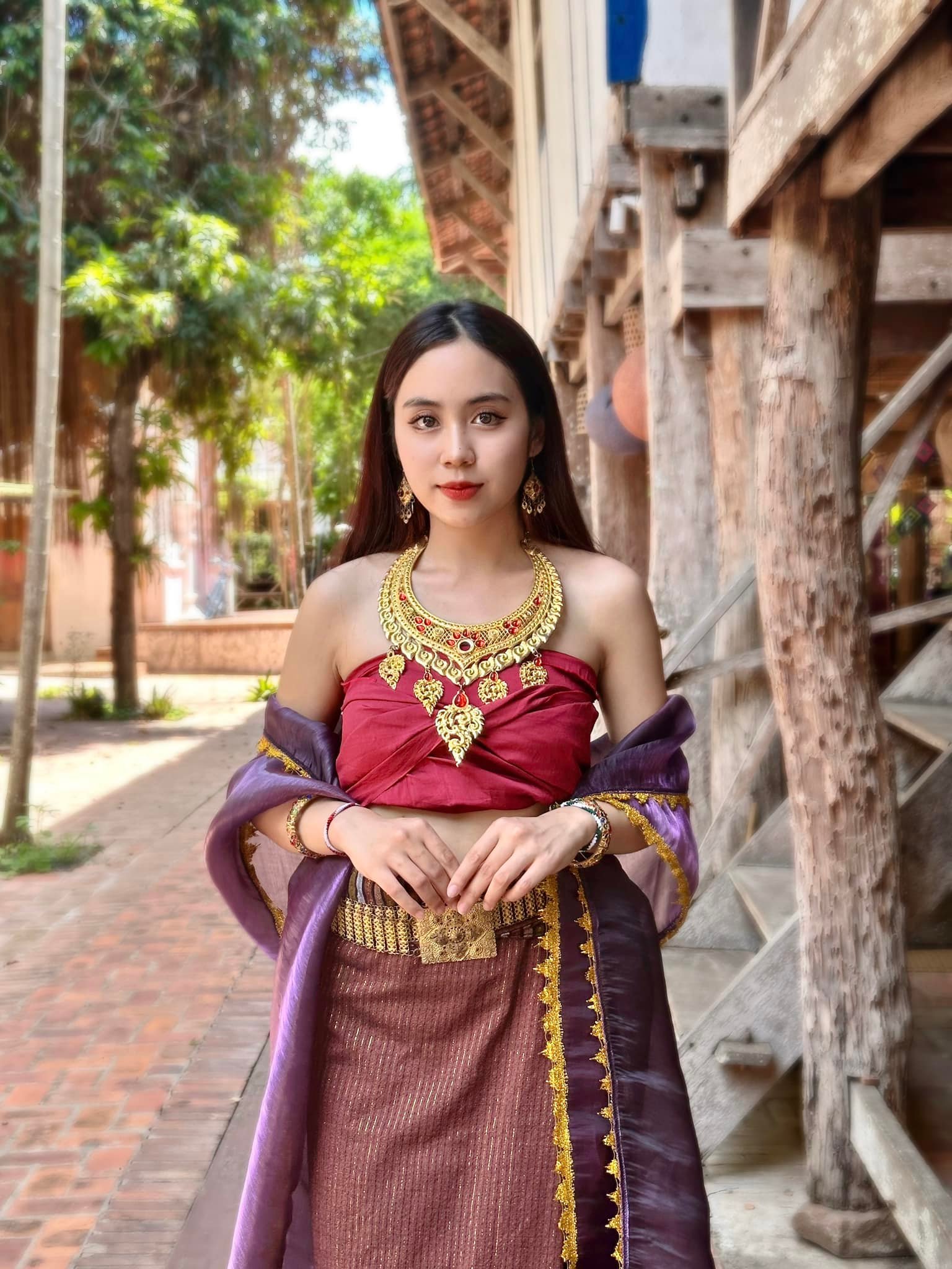 Nữ du học sinh hot girl Lào muốn yêu và lấy chồng Việt Nam